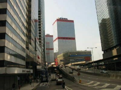 上環(Sheung Wan):干諾道中(Connaught Road Central)のバスの中から