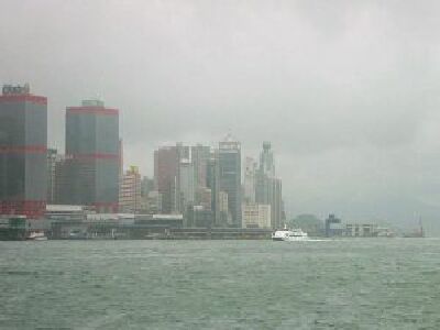 西営盤(Sai Ying Pun):大嶼山に向かう船の中から